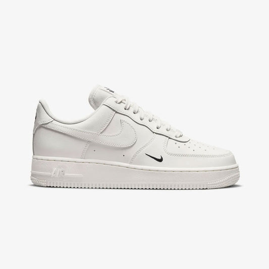 NIKE | AIR FORCE 1 '07 ESSENTIAL { SAIL/SAIL-BLACK