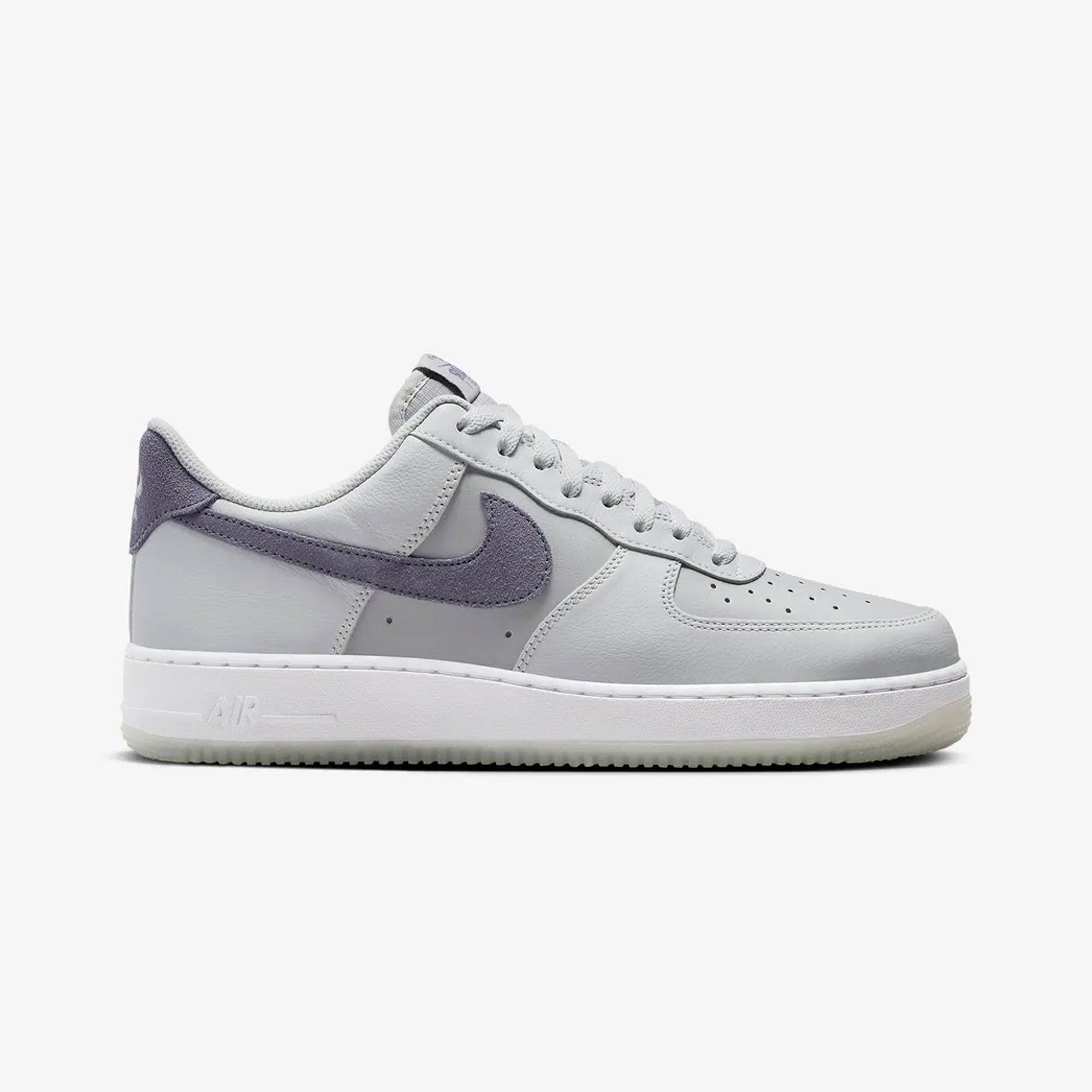 NIKE AIR FORCE '07 LV8 PURE PLATINUM/LIGHT CARBON-WOLF GREY
