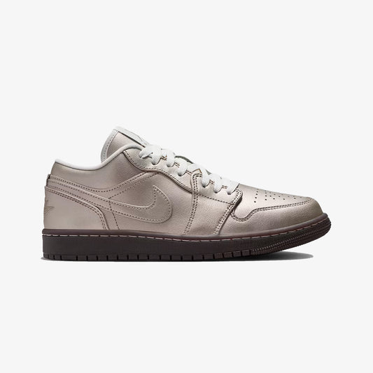 Jordan | AIR JORDAN 1 LOW SE { METALLIC ZINC/METALLIC ZINC-SUMMIT WHITE