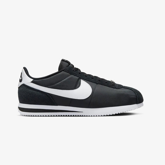 Nike | CORTEZ TXT  { BLACK/WHITE