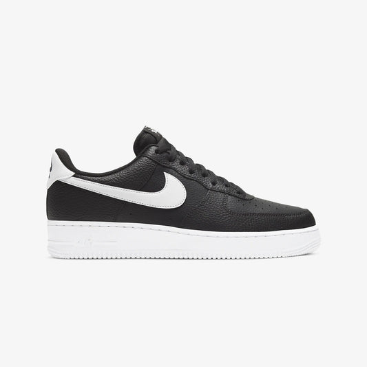 Nike | AIR FORCE 1 '07 { BLACK/WHITE