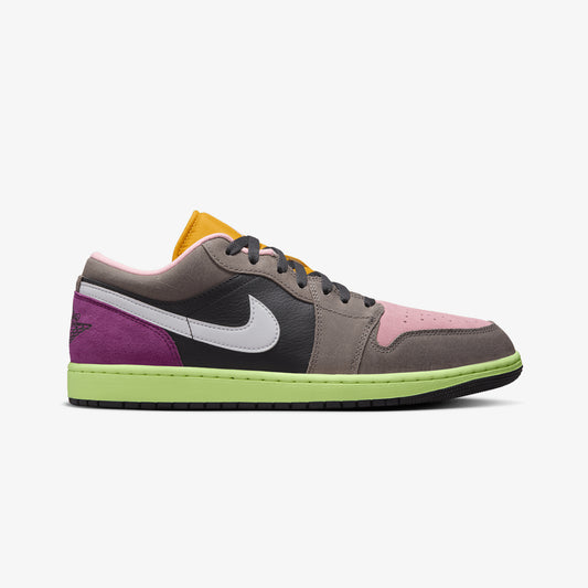 JORDAN | AIR JORDAN 1 LOW SE { OIL GREY/WHITE-CAVE STONE-ARCTIC PUNCH