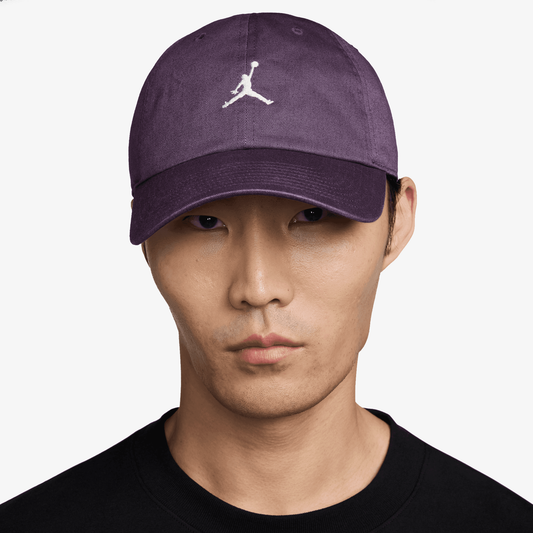 Jordan | CLUB UNSTRUCTURED CURVED-BILL HAT { DARK RAISIN/SAIL