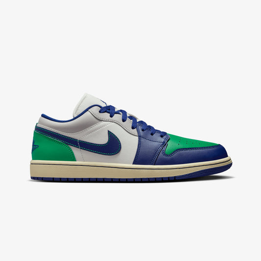 JORDAN | AIR JORDAN 1 LOW { SAIL/DEEP ROYAL BLUE-STADIUM GREEN