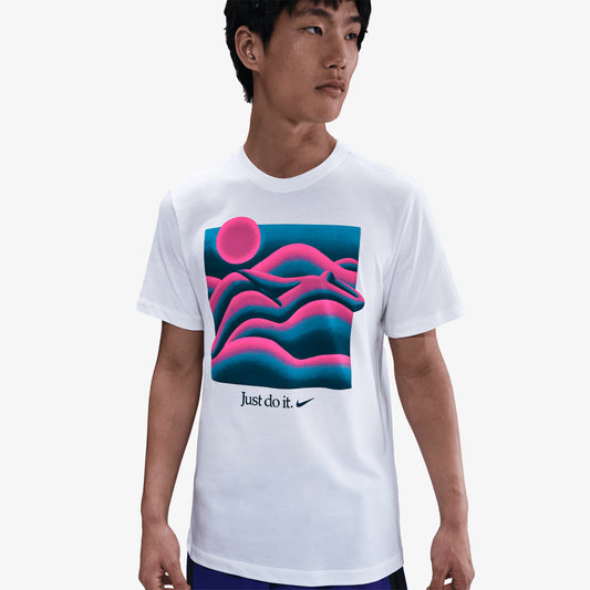 NIKE | SPORTSWEAR T-SHIRT { WHITE