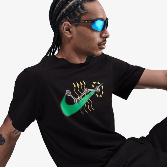 NIKE | SPORTSWEAR T-SHIRT { BLACK