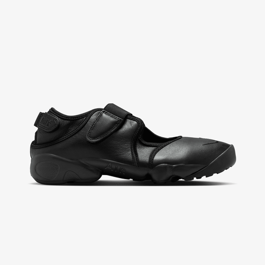 NIKE | AIR RIFT { BLACK/BLACK