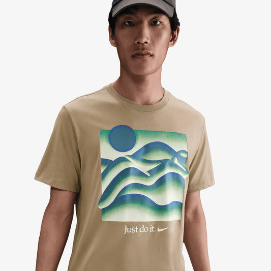 NIKE | SPORTSWEAR T-SHIRT { PARACHUTE BEIGE