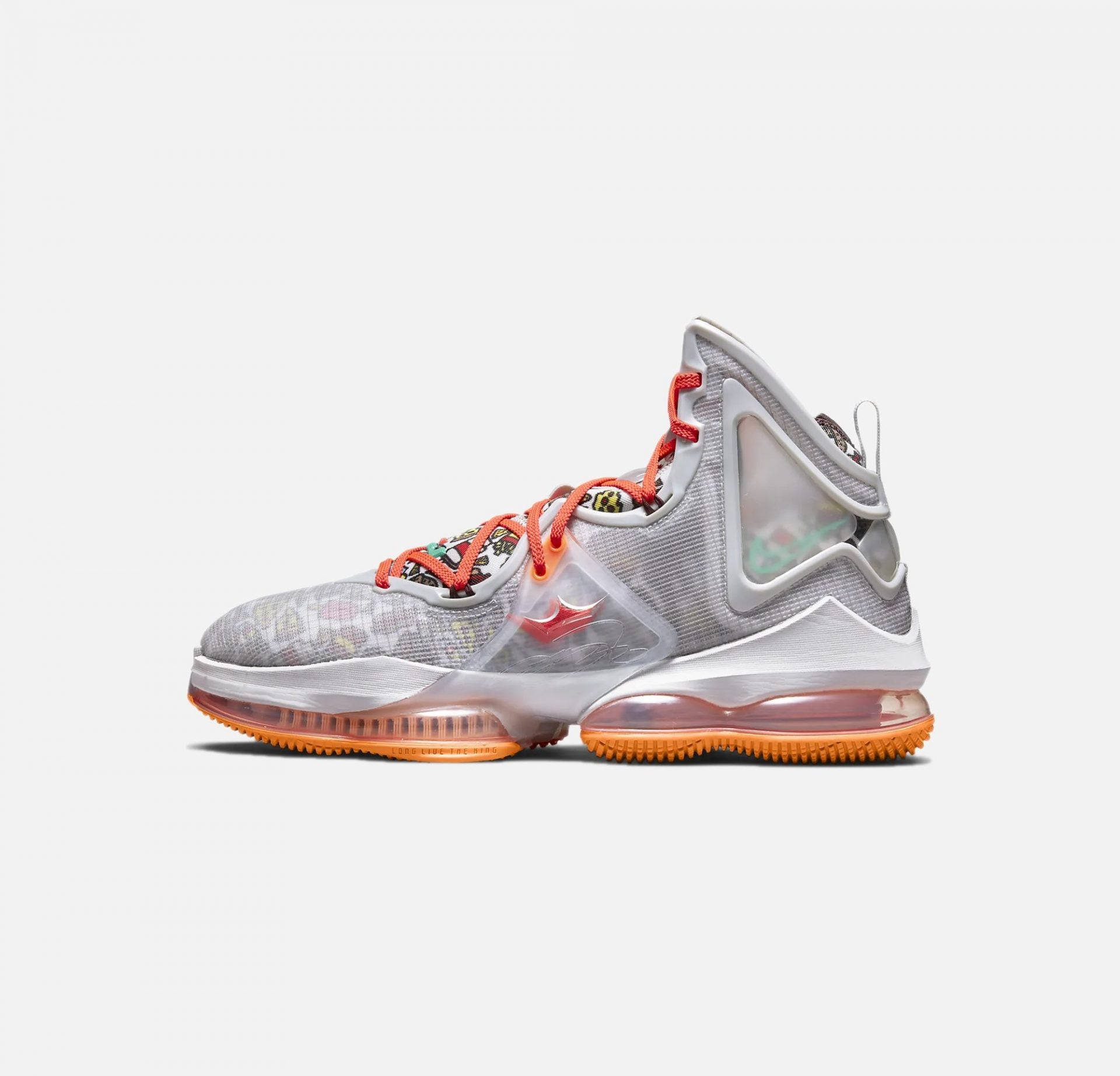 Nike LEBRON 19