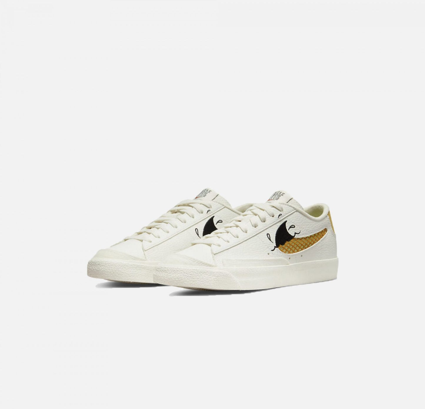 BLAZER LOW '77 SE NEXT NATURE ' SAIL / SANDED GOLD '
