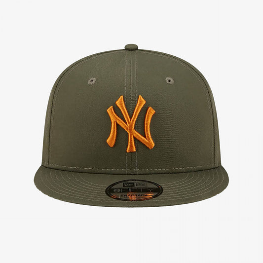 NEW YORK Yankees League Essential Khaki 9FIFTY Snapback Cap