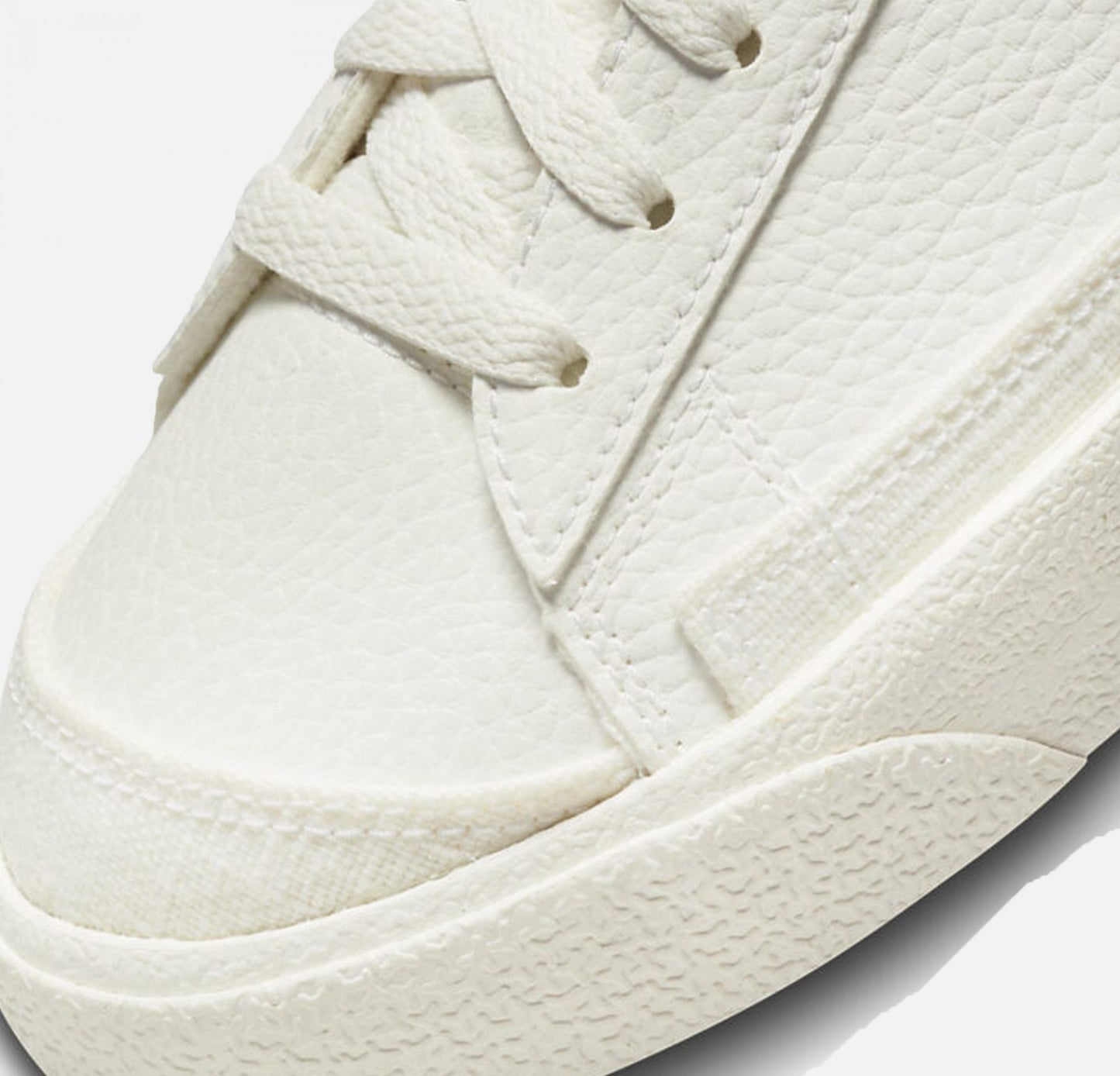 BLAZER LOW '77 SE NEXT NATURE ' SAIL / SANDED GOLD '