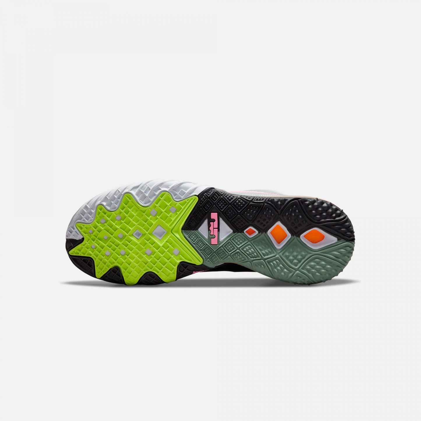 LEBRON 18 LOW ' BUGS X MARVIN '