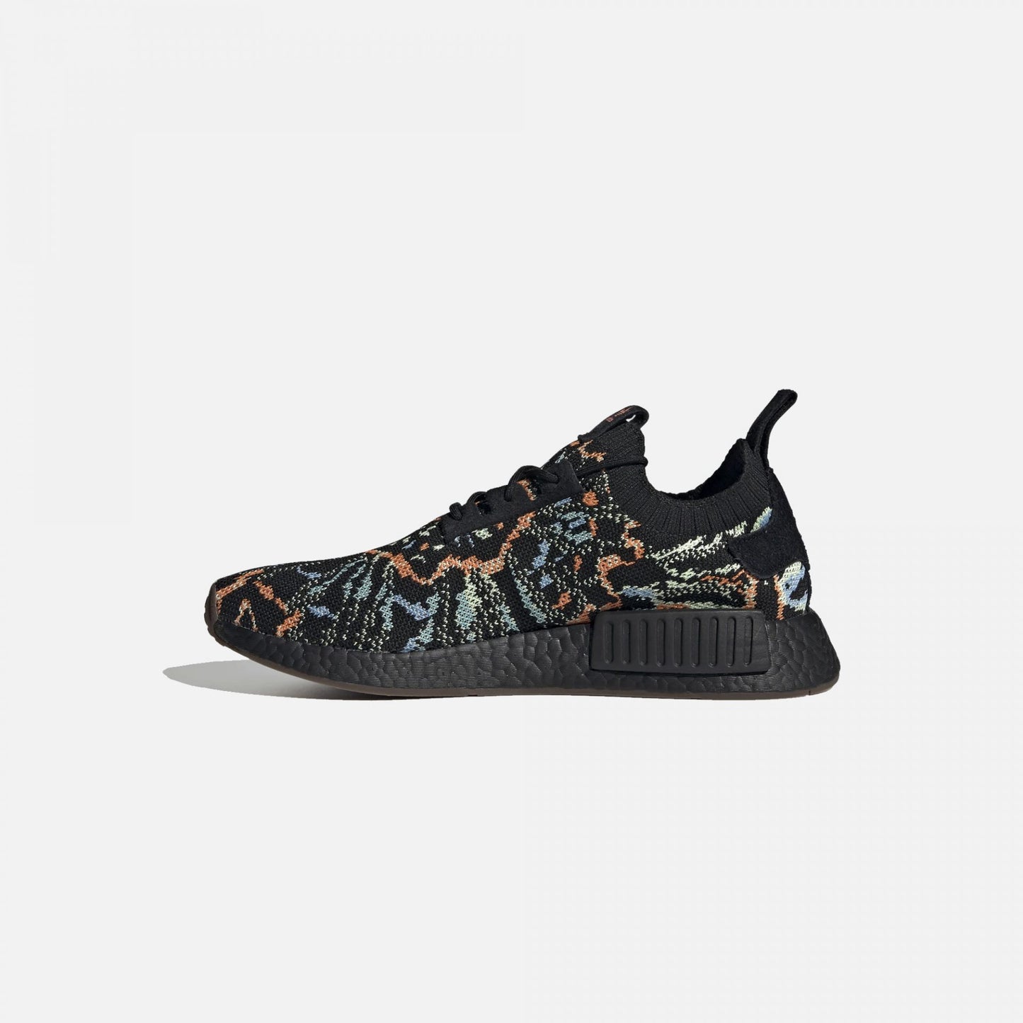NMD_R1 PRIMEKNIT GLITCH