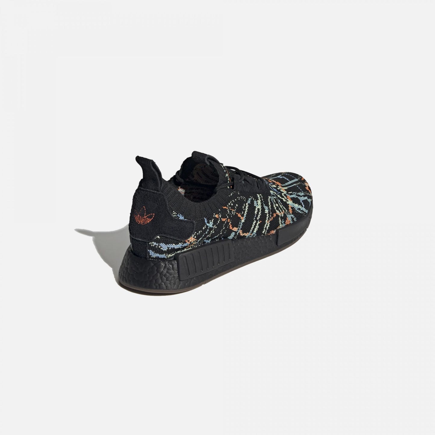NMD_R1 PRIMEKNIT GLITCH