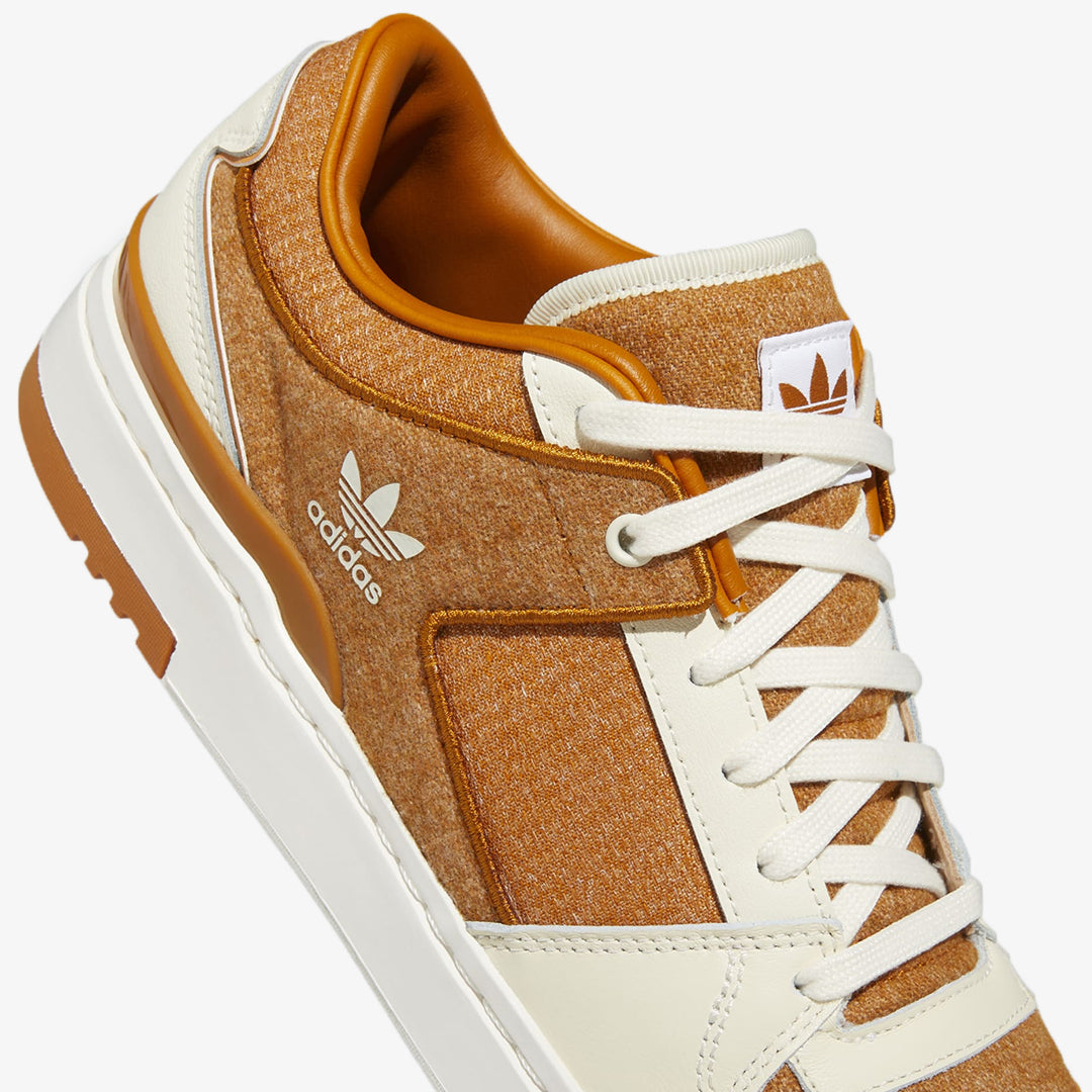 FORUM LUXE LOW 'CWHITE / CRAOCH'