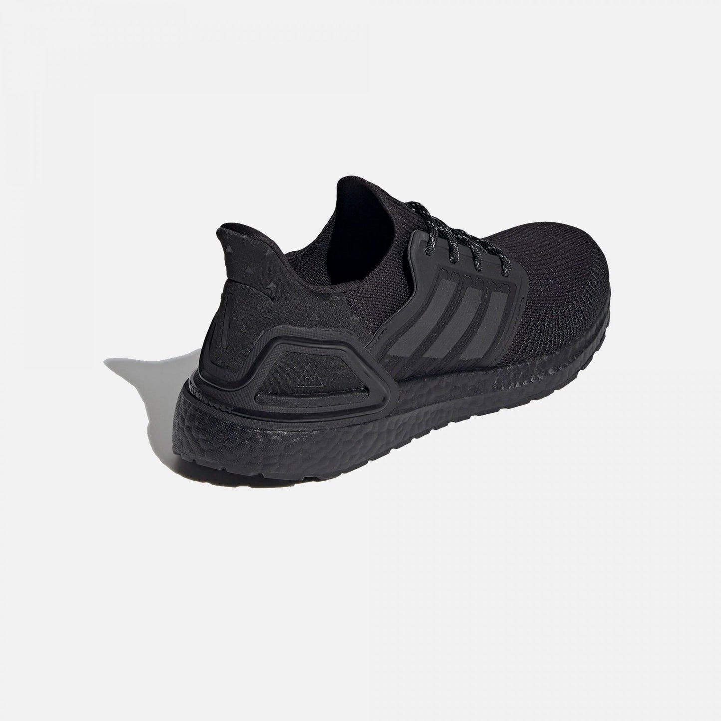 PHARRELL WILLIAMS ULTRABOOST 20