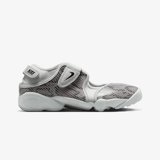 NIKE | AIR RIFT { PHOTON DUST/BLACK