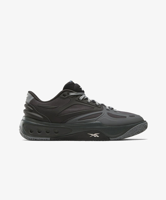 Reebok | ENGINE A BASKETBALL { BLACK