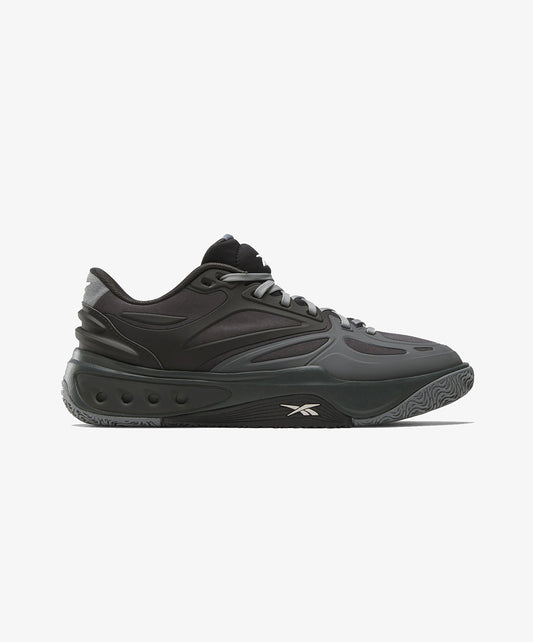Reebok | ENGINE A BASKETBALL { BLACK