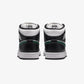 JORDAN | AIR JORDAN 1 MID { BLACK/SUMMIT WHITE-GORGE GREEN