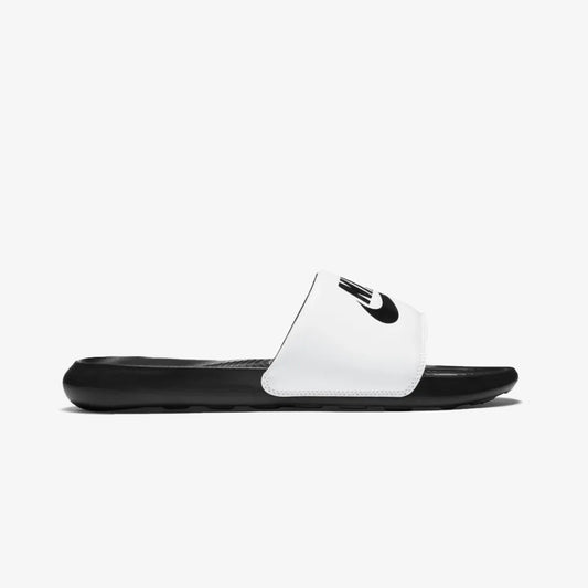 Nike | VICTORI ONE  { BLACK/BLACK-WHITE