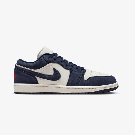 Jordan | AIR JORDAN 1 LOW SE  { OBSIDIAN/UNIVERSITY GOLD/CHILE RED/OBSIDIAN