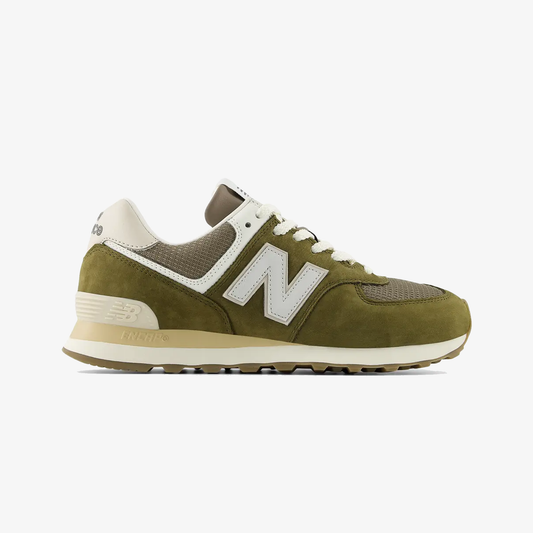New Balance | 574 { CALCIUM/SILVER METALLIC