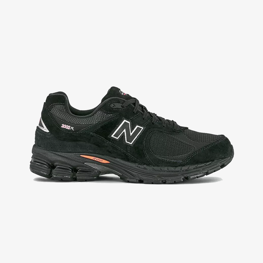 New Balance | 2002R { BLACK/BLACK/RED