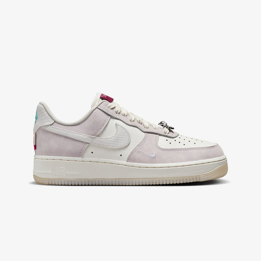 Nike | AIR FORCE 1 '07 LX { SAIL/SAIL-SAIL-PLATINUM VIOLET
