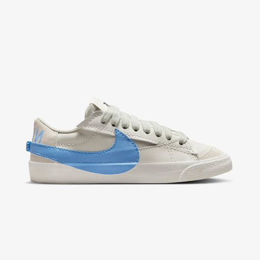 WMN'S BLAZER LOW '77 JUMBO 'LIGHT BONE/UNIVERSITY BLUE-PHANTOM'