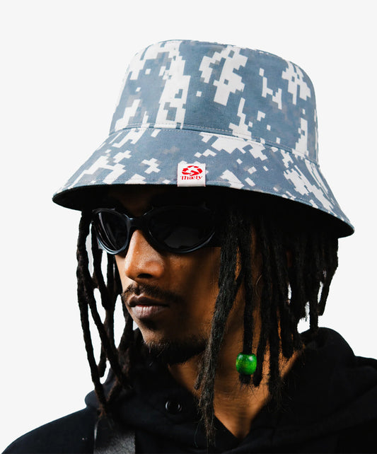 THAELY | DIGI CAMO REVERSIBLE BUCKET HAT { WHITE/GREY