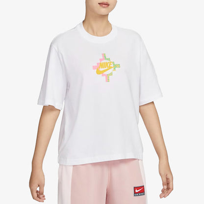 Nike | BOXY  { WHITE