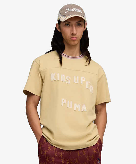 PUMA | x KIDSUPER GRAPHIC TEE { PEBBLE PATH
