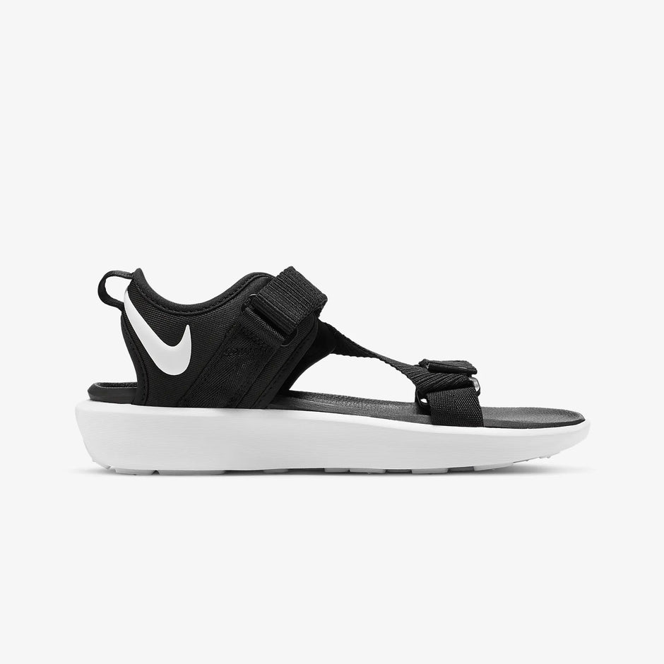 nike air jordan 1 black and white footlocker