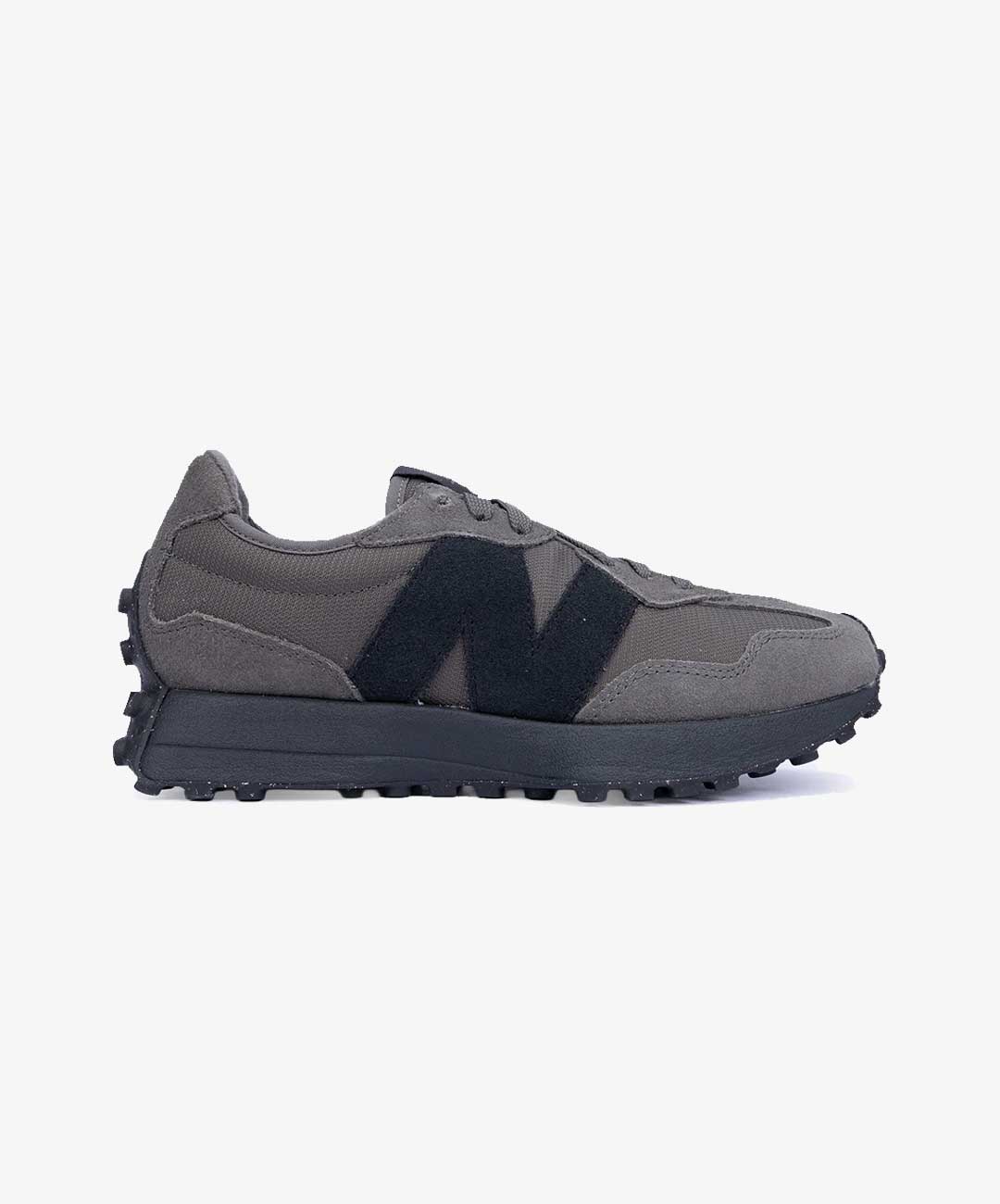 NEW BALANCE | 327 { Tornado Black