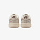 NIKE | AIR FORCE 1 LV8 1 (GS) { LT OREWOOD BRN/MALT-BURGUNDY CRUSH