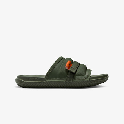 Jordan | SUPER PLAY  { DEEP GREEN/SAFETY ORANGE