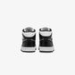 JORDAN | AIR JORDAN 1 MID { WHITE/BLACK-WHITE