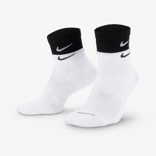 NIKE | EVERYDAY PLUS CUSHIONED SOCKS { WHITE/BLACK