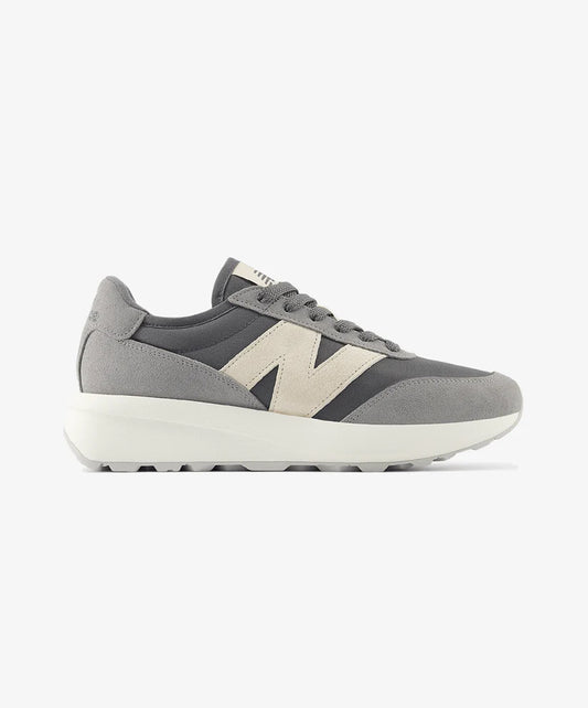 New Balance | 370 { GREY/WHITE