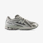 New Balance | 1906R  { GREY/SILVER