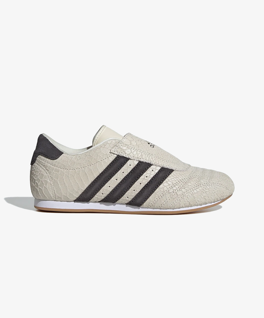 Adidas | TAEKWONDO { CREAM WHITE/UTILITY BLACK/GUM