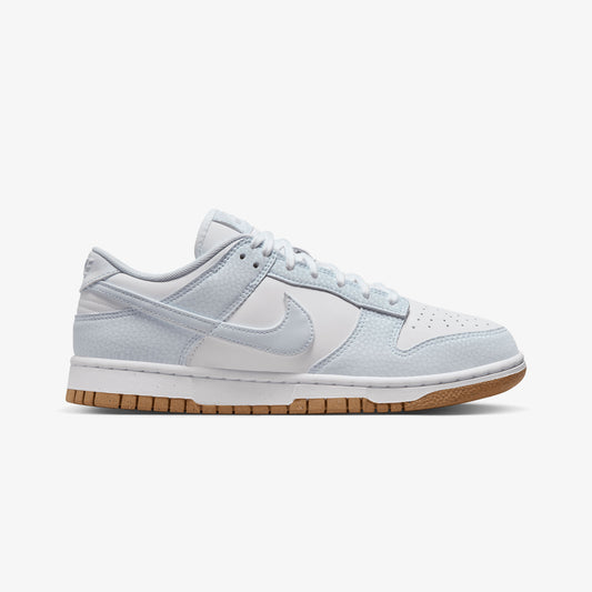 NIKE | DUNK LOW PREMIUM NEXT NATURE { WHITE/FOOTBALL GREY-GUM LIGHT BROWN