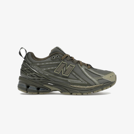New Balance | 1906R { DARK MOSS