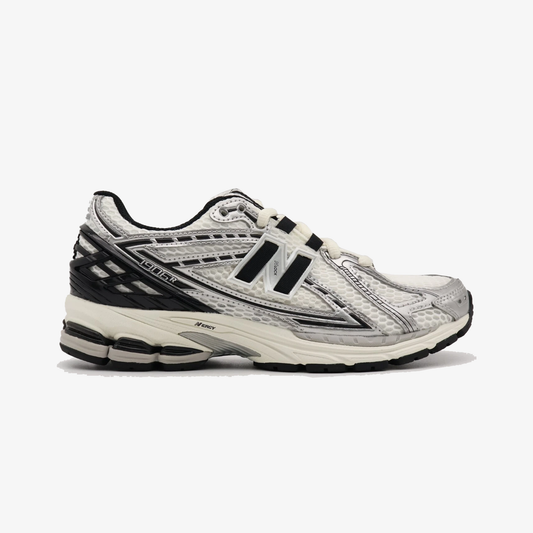 New Balance | 1906R { SILVER METALLIC