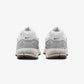 NIKE | ZOOM VOMERO 5 SE  { GREY FOG/PHOTON DUST-LIGHT BONE
