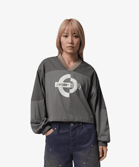 JORDAN | BROOKLYN WOVEN LONG-SLEEVE GRAPHIC PULLOVER { OLIVE GREY/SAIL