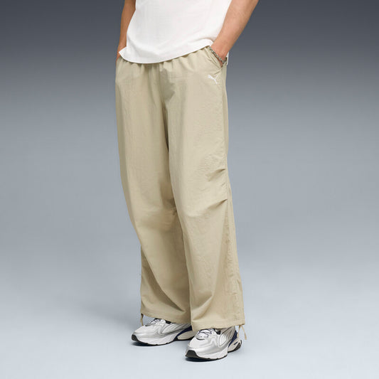 Puma | WARDROBE ESSENTIALS OVERSIZED PARACHUTE PANTS { PEBBLE GRAY