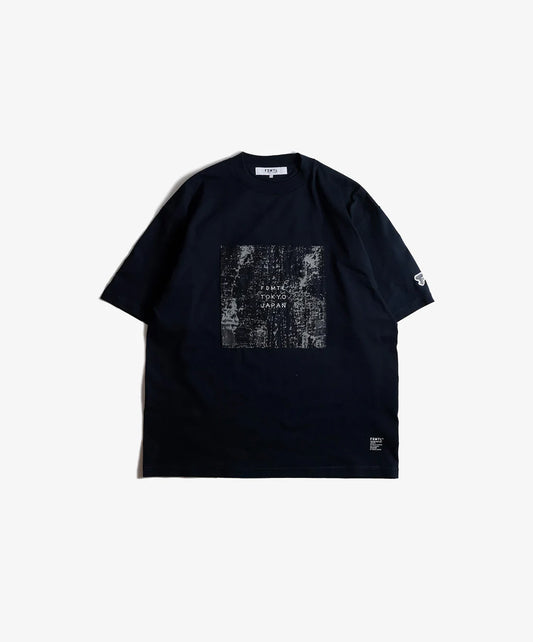 FDMTL | SQUARE JACQUARD TEE { NAVY